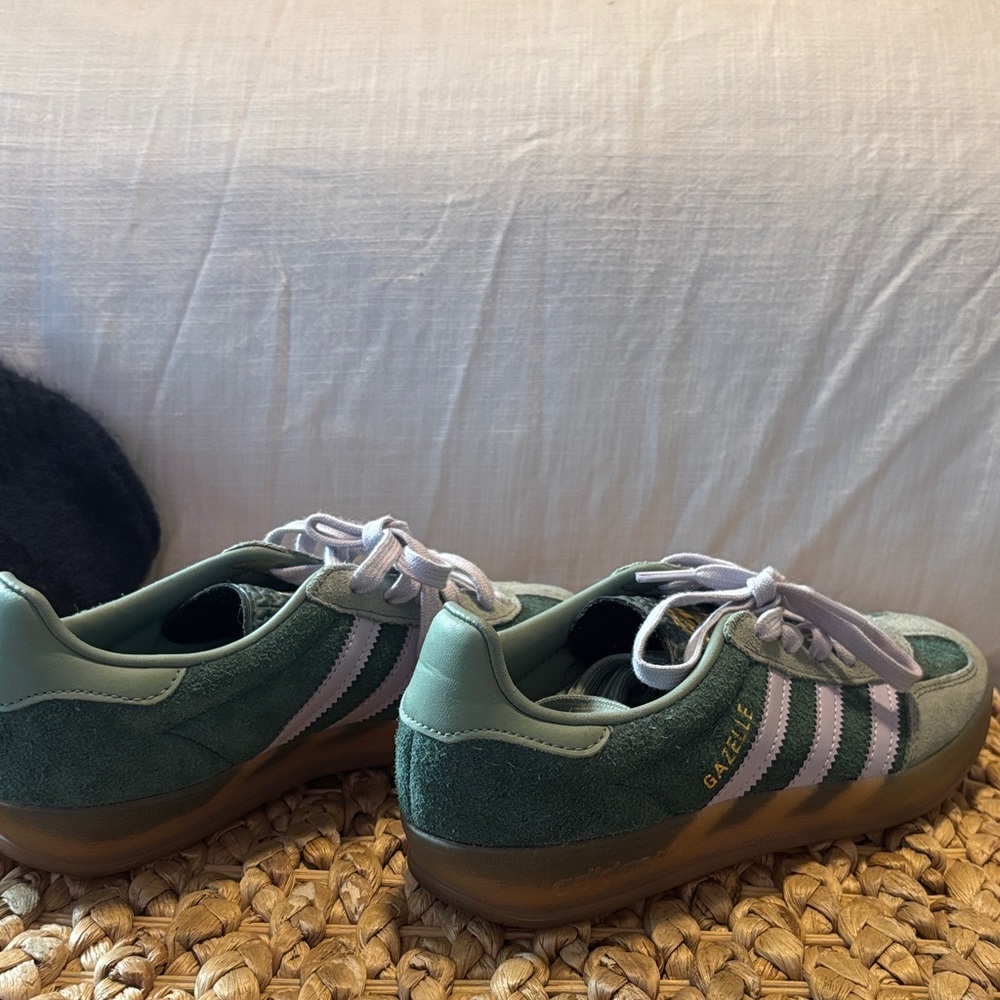 Adidas Gazelle Sneakers in Green and White - Picture 4 of 5